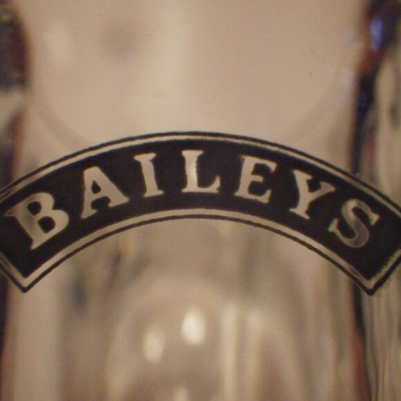 BAILEYS Glass Vintage Clear Ribbed Panel Ice Cream Soda Fountain Malt Shop PAIR - Picture 2 of 3
